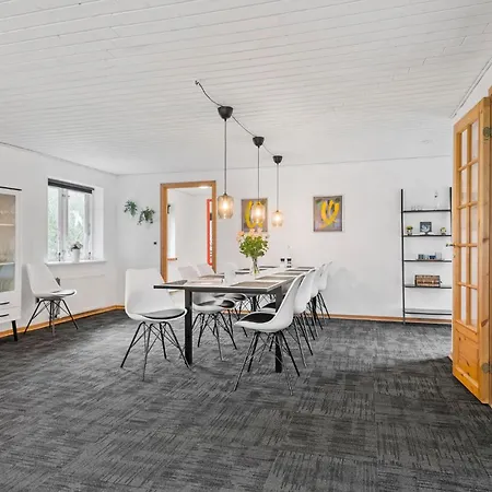 Casa vacanze Five-bedroom In Kibak Kibæk