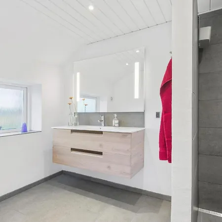 Five-bedroom In Kibak