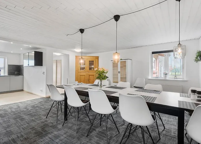 Five-bedroom In Kibak *
