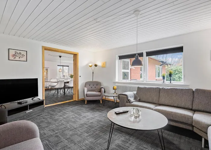 Casa vacanze Five-bedroom In Kibak Kibæk