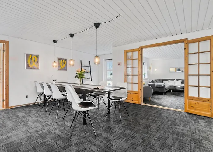 Five-bedroom In Kibak *