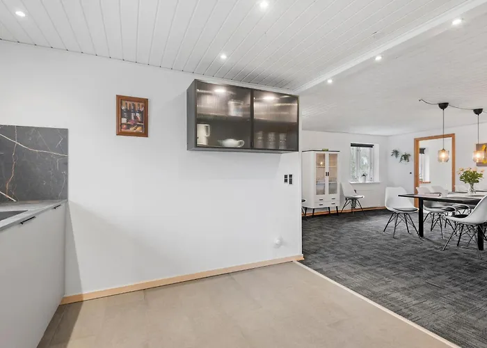 Five-bedroom In Kibak Kibæk