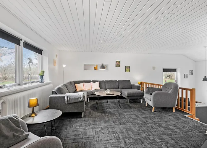 Five-bedroom In Kibak *